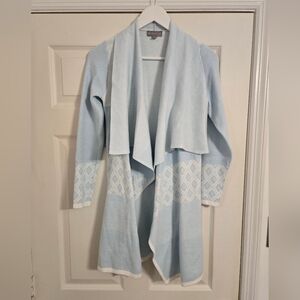 Evolution by cyrus blue & white open front  sweater size small